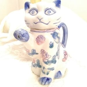 Vintage asian style cat teapot